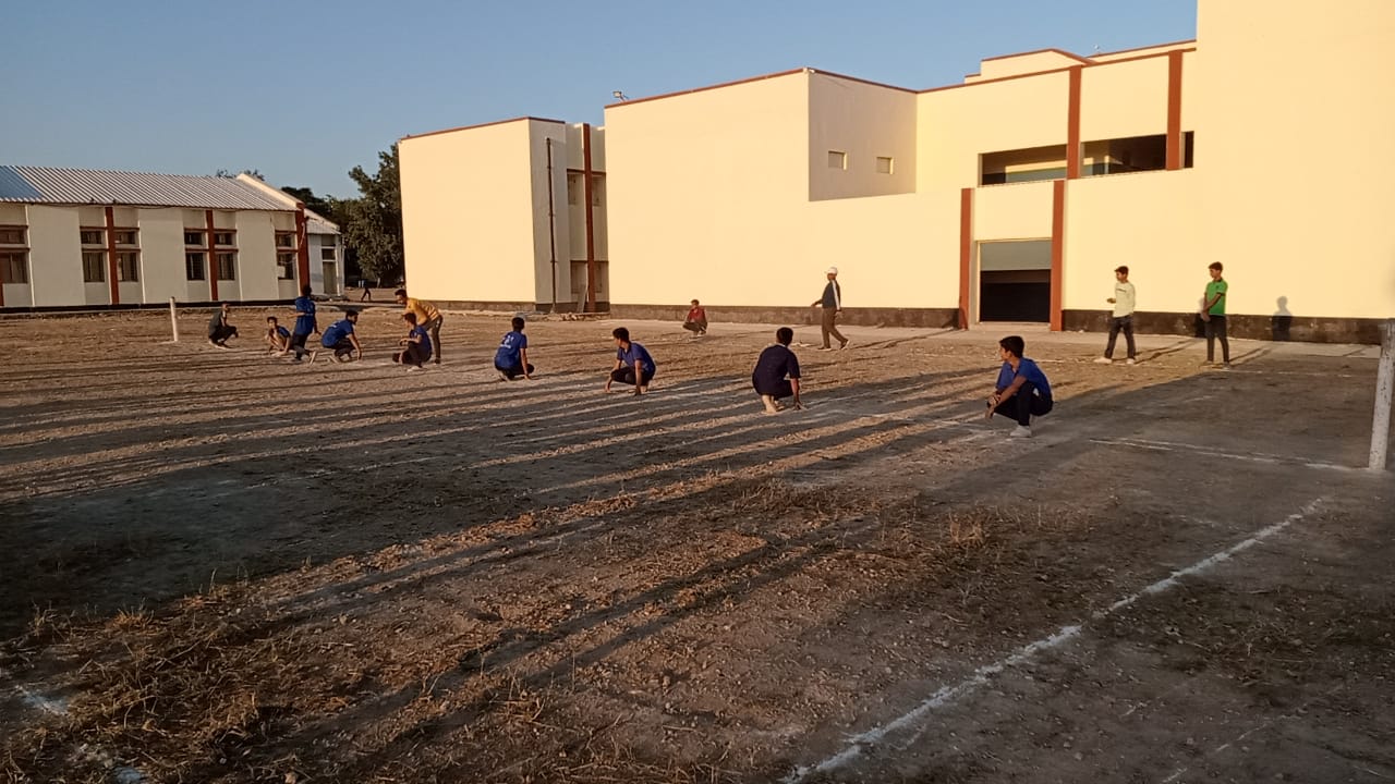 Kho Kho on the school grounds—where every chase built speed, teamwork and house spirit.